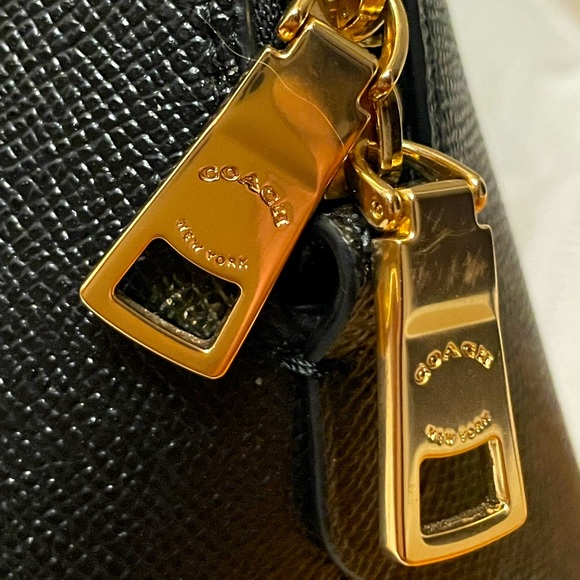 Beautiful Black and Gold Coach Bag Crossbody - Picture 6 of 11